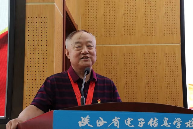 老黨員代表陳慕章發言.jpg