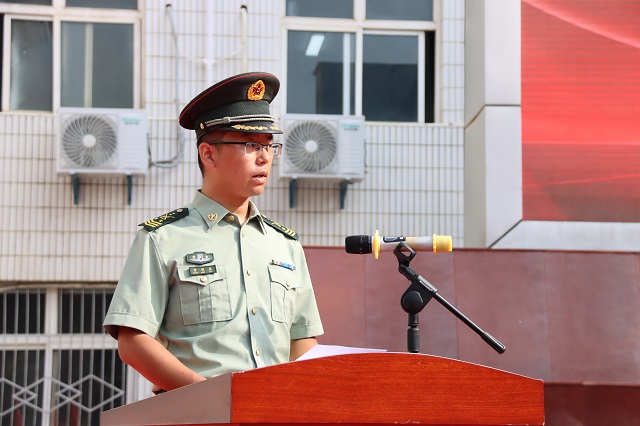 教官代表常明鑫發言.JPG