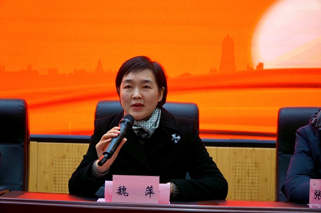 我校校長魏萍講解相關注意事項.jpg