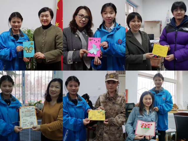 學生代表向女教職工送上節日賀卡.jpg