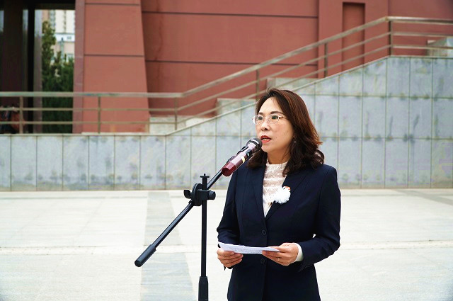 第五黨支部書記馬銳講授黨課.jpg