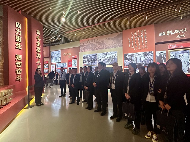 參訓學員參觀延安革命紀念館.jpg